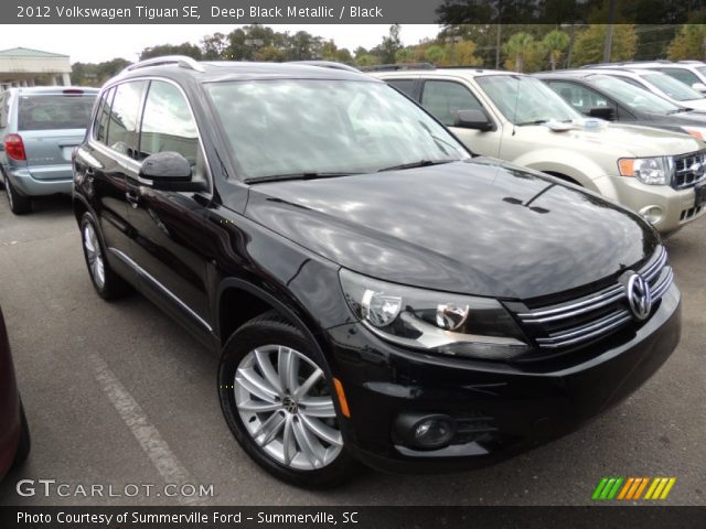 2012 Volkswagen Tiguan SE in Deep Black Metallic
