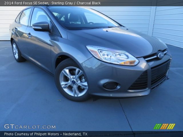 2014 Ford Focus SE Sedan in Sterling Gray