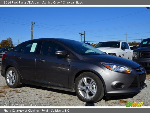 2014 Ford Focus SE Sedan in Sterling Gray