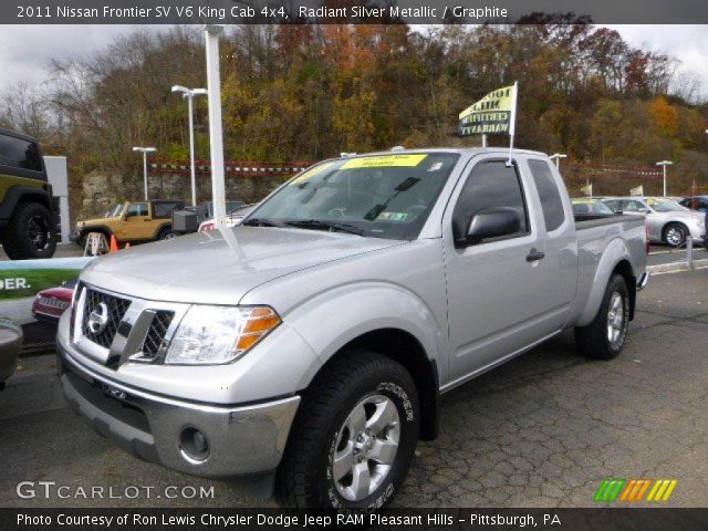 2011 Nissan Frontier SV V6 King Cab 4x4 in Radiant Silver Metallic