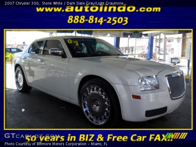 2007 Chrysler 300  in Stone White