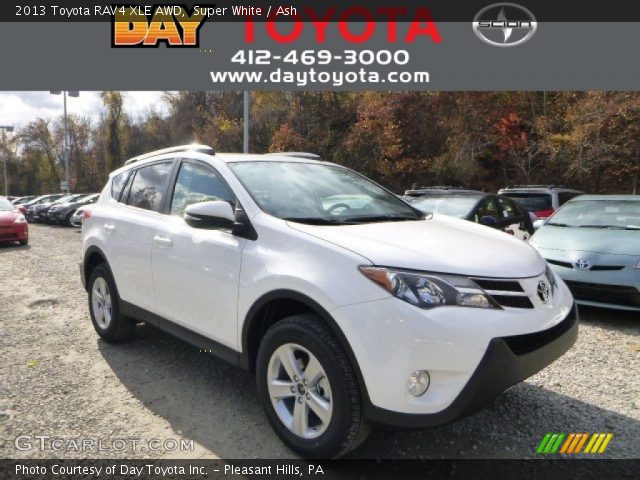 2013 Toyota RAV4 XLE AWD in Super White