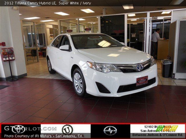 2012 Toyota Camry Hybrid LE in Super White