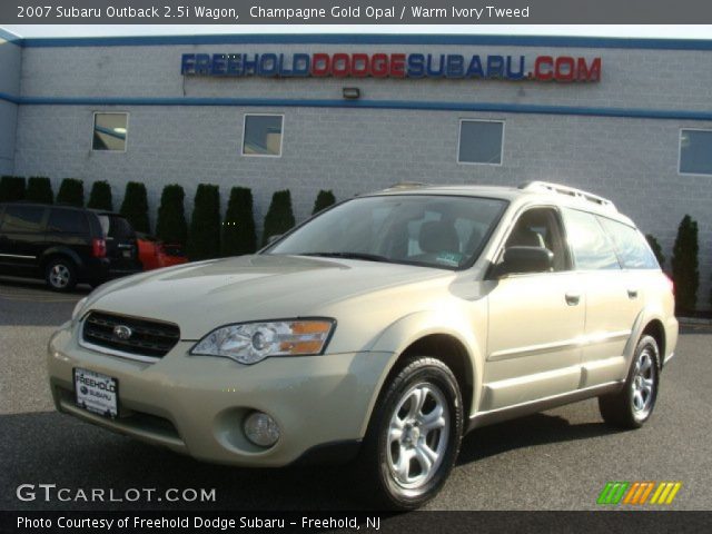 2007 Subaru Outback 2.5i Wagon in Champagne Gold Opal