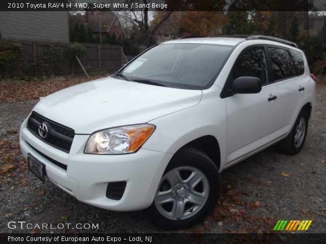 2010 Toyota RAV4 I4 4WD in Super White