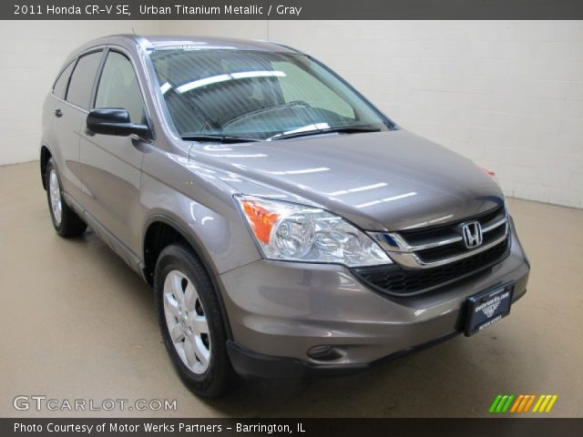 2011 Honda CR-V SE in Urban Titanium Metallic