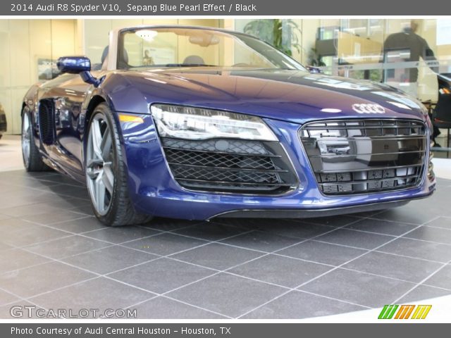 2014 Audi R8 Spyder V10 in Sepang Blue Pearl Effect