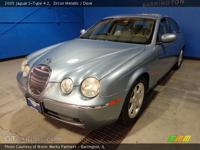 2005 Jaguar S-Type 4.2 in Zircon Metallic