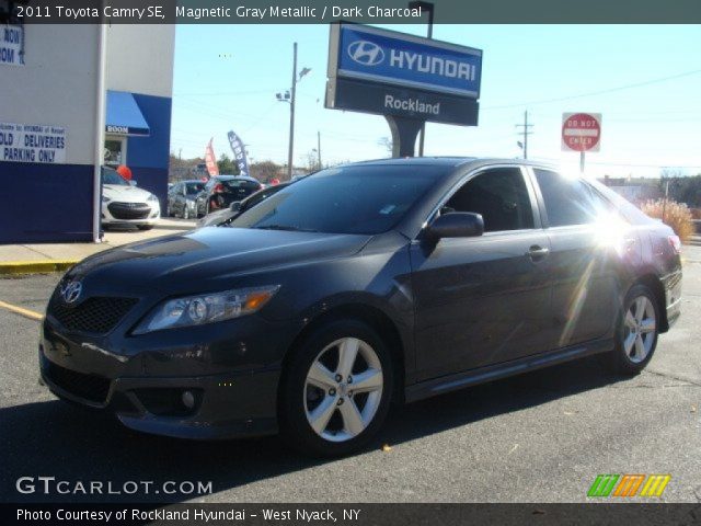 2011 Toyota Camry SE in Magnetic Gray Metallic