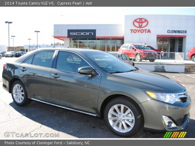 2014 Toyota Camry XLE V6 in Cypress Pearl