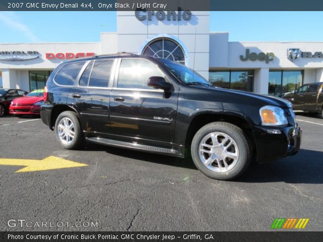 2007 GMC Envoy Denali 4x4 in Onyx Black