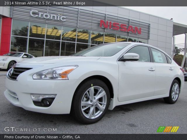 2014 Nissan Altima 2.5 SV in Pearl White