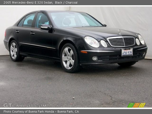 2005 Mercedes-Benz E 320 Sedan in Black