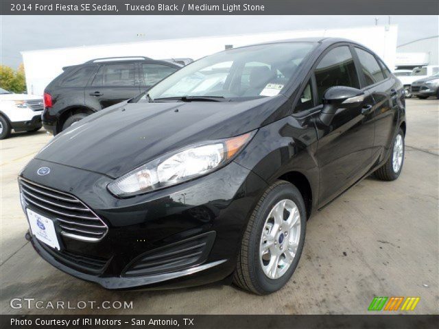 2014 Ford Fiesta SE Sedan in Tuxedo Black