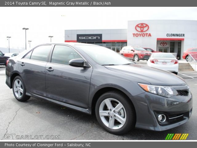 2014 Toyota Camry SE in Magnetic Gray Metallic
