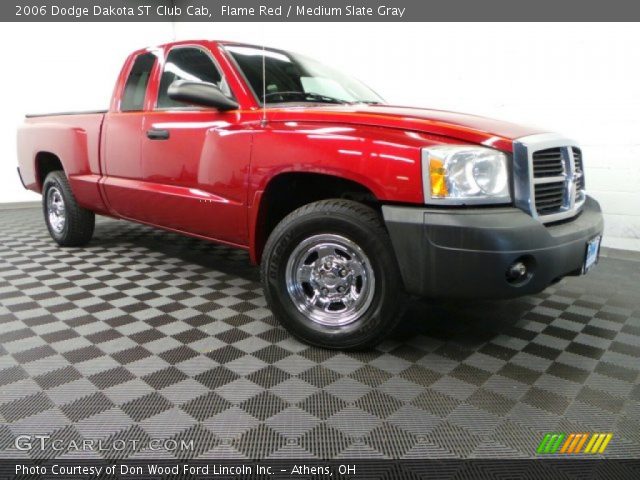 2006 Dodge Dakota ST Club Cab in Flame Red