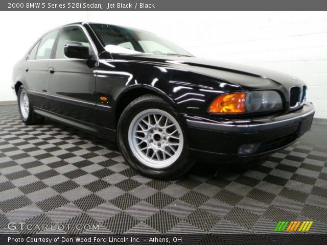 2000 BMW 5 Series 528i Sedan in Jet Black