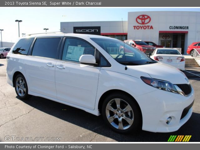 2013 Toyota Sienna SE in Super White