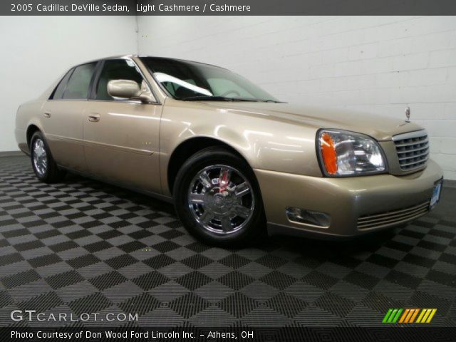 2005 Cadillac DeVille Sedan in Light Cashmere