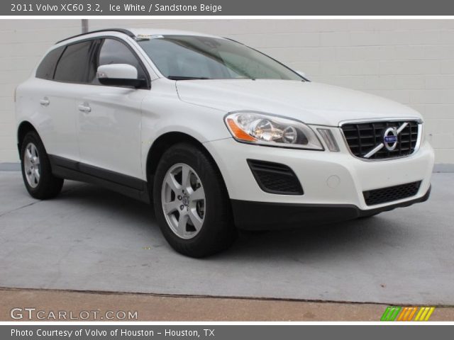 2011 Volvo XC60 3.2 in Ice White