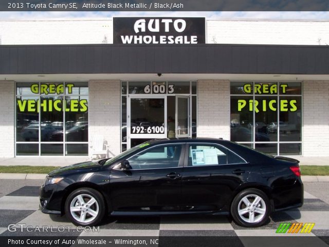 2013 Toyota Camry SE in Attitude Black Metallic