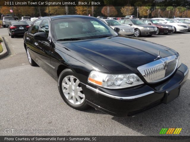 2011 Lincoln Town Car Signature Limited in Black