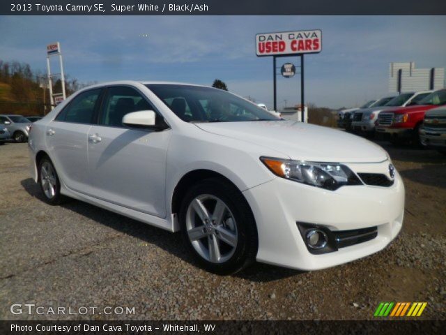 2013 Toyota Camry SE in Super White