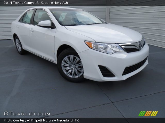 2014 Toyota Camry LE in Super White