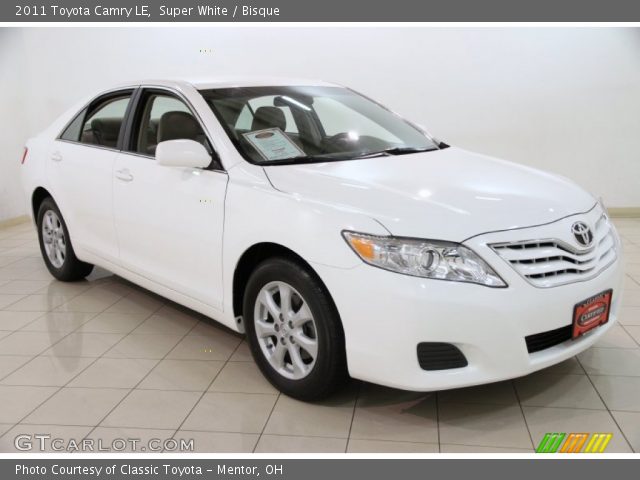 2011 Toyota Camry LE in Super White