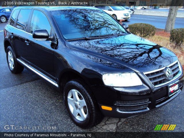 2006 Volkswagen Touareg V6 in Black