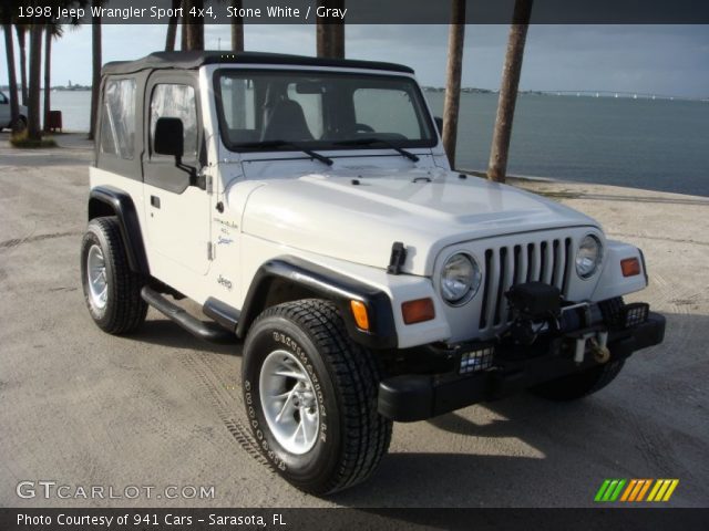 1998 Jeep Wrangler Sport 4x4 in Stone White