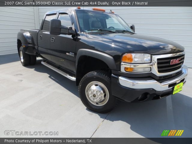 2007 GMC Sierra 3500HD Classic SLE Crew Cab 4x4 Dually in Onyx Black