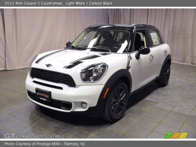 2013 Mini Cooper S Countryman in Light White