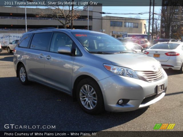 2011 Toyota Sienna XLE in Silver Sky Metallic
