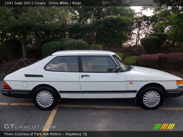 1993 Saab 900 S Coupe in Cirrus White