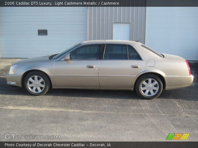 2006 Cadillac DTS Luxury in Light Cashmere Metallic