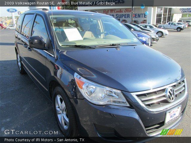 2009 Volkswagen Routan SE in Atlantis Blue Metallic