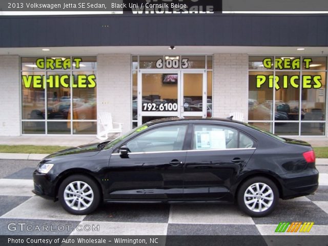 2013 Volkswagen Jetta SE Sedan in Black Uni
