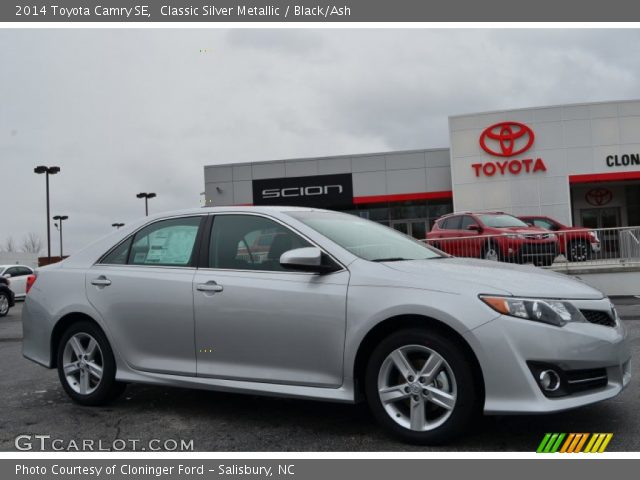 2014 Toyota Camry SE in Classic Silver Metallic