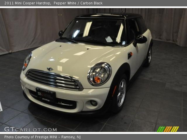 2011 Mini Cooper Hardtop in Pepper White