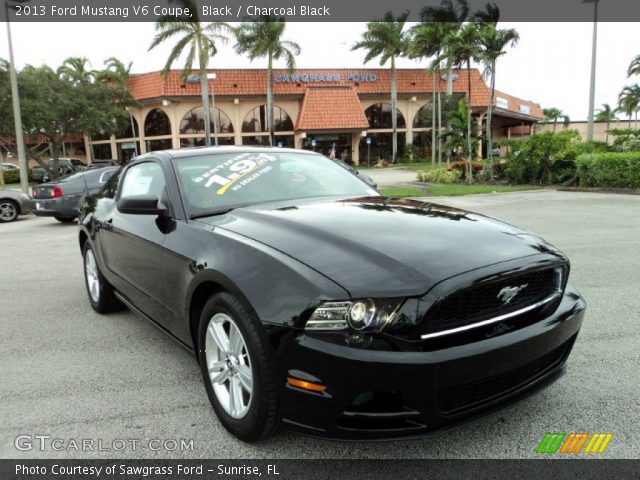 2013 Ford Mustang V6 Coupe in Black