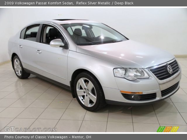 2009 Volkswagen Passat Komfort Sedan in Reflex Silver Metallic