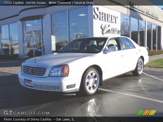 2000 Cadillac DeVille Sedan in White Diamond