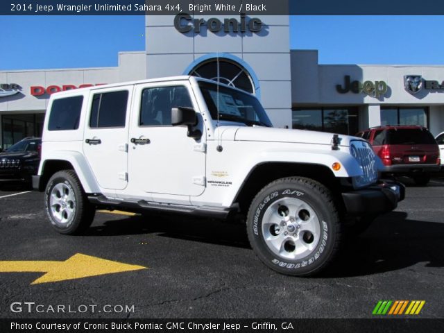 2014 Jeep Wrangler Unlimited Sahara 4x4 in Bright White