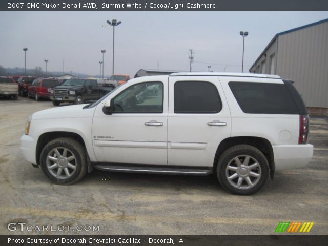 2007 GMC Yukon Denali AWD in Summit White