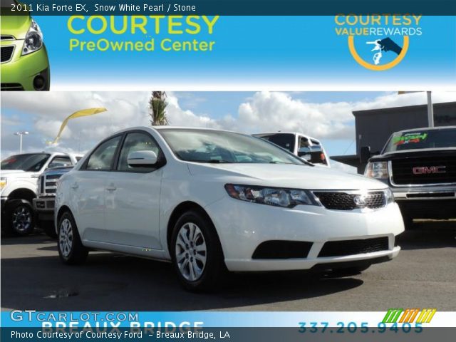 2011 Kia Forte EX in Snow White Pearl