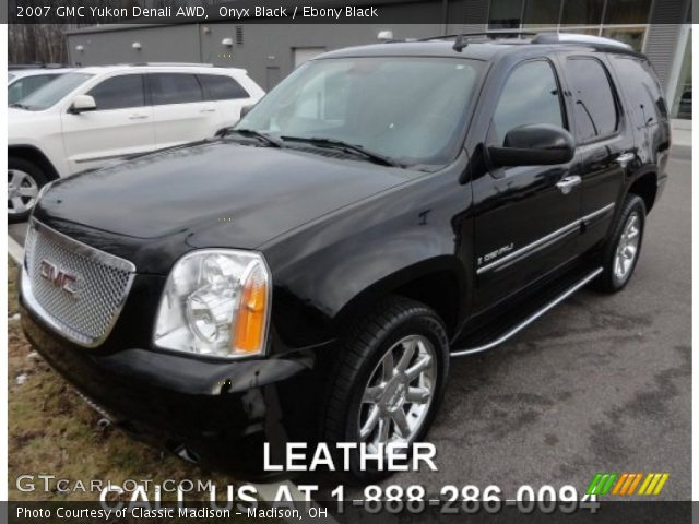 2007 GMC Yukon Denali AWD in Onyx Black