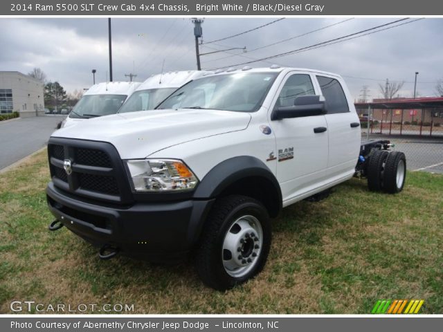 2014 Ram 5500 SLT Crew Cab 4x4 Chassis in Bright White