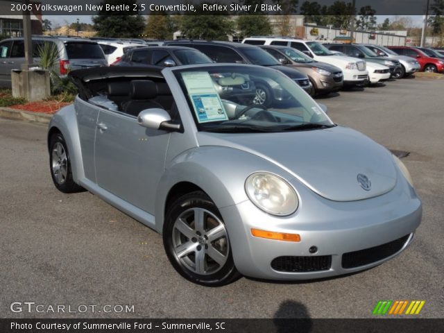 2006 Volkswagen New Beetle 2.5 Convertible in Reflex Silver