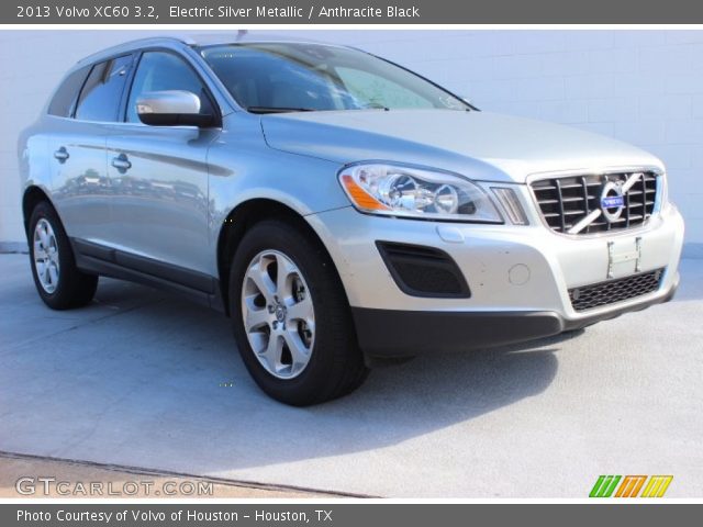 2013 Volvo XC60 3.2 in Electric Silver Metallic